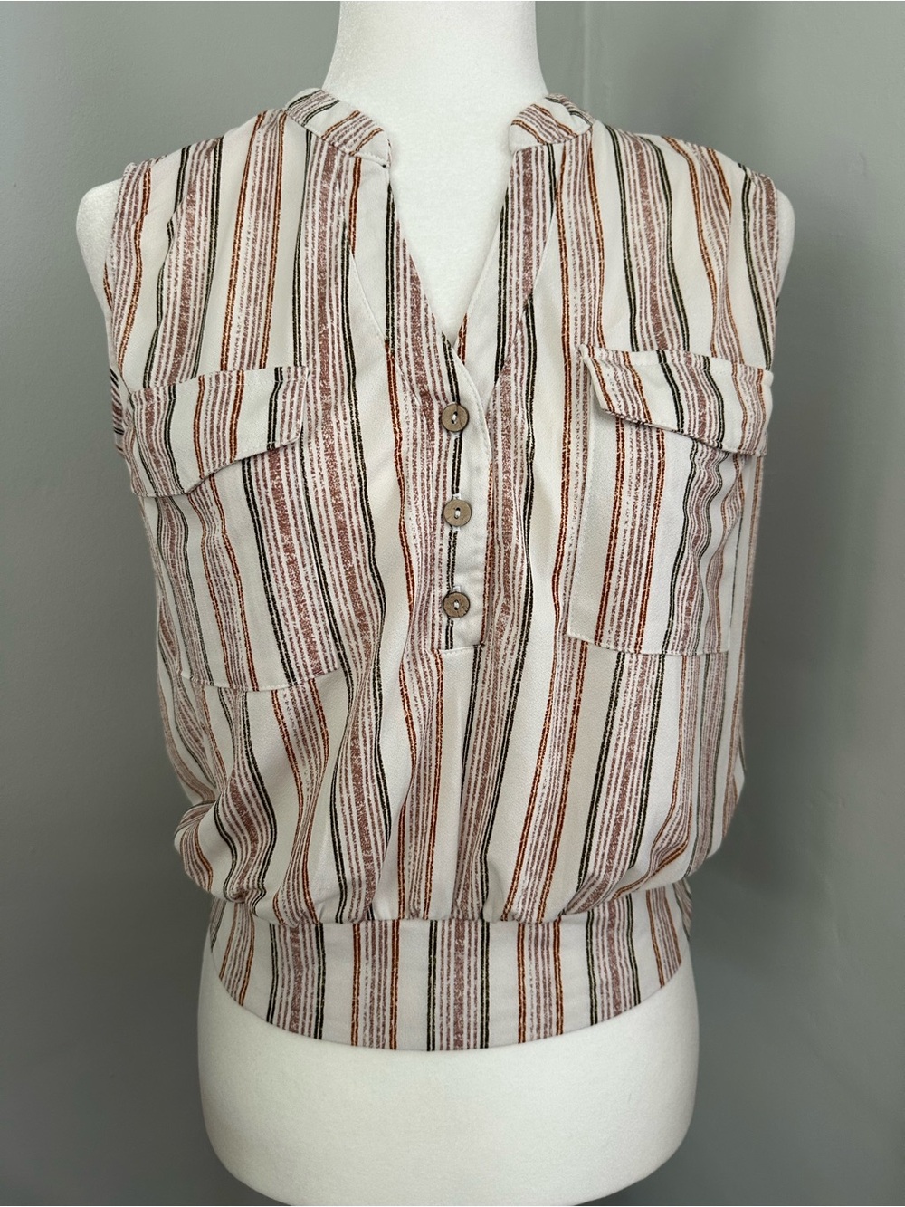 Fifty Street Women's Tank, Vertical Striped, Smocking, Casual, Buttons,โ Small
